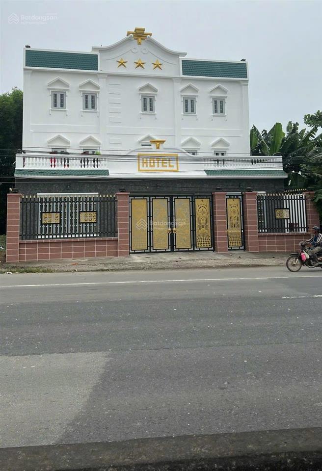 Bán khách sạn 4 tầng dt 304m2 giá siêu rẻ chỉ 11,5 tỷ mặt tiền quốc lộ 51a gần sân bay long thành