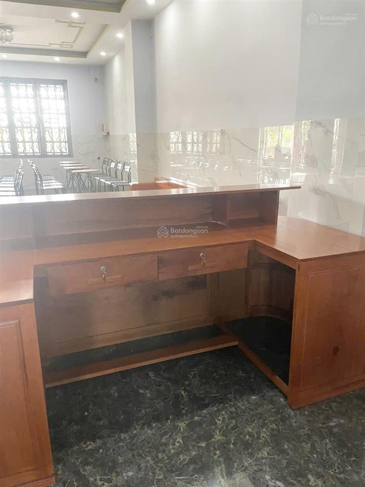 Bán khách sạn 4 tầng dt 304m2 giá siêu rẻ chỉ 11,5 tỷ mặt tiền quốc lộ 51a gần sân bay long thành