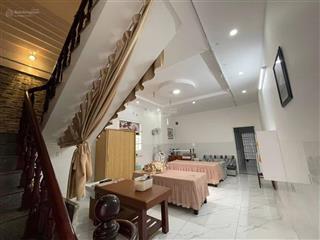 Bán nhà dt 5x23 giá 9.3 tỷ, đường kinh doanh nguyễn văn linh, trung tâm thành phố bà rịa