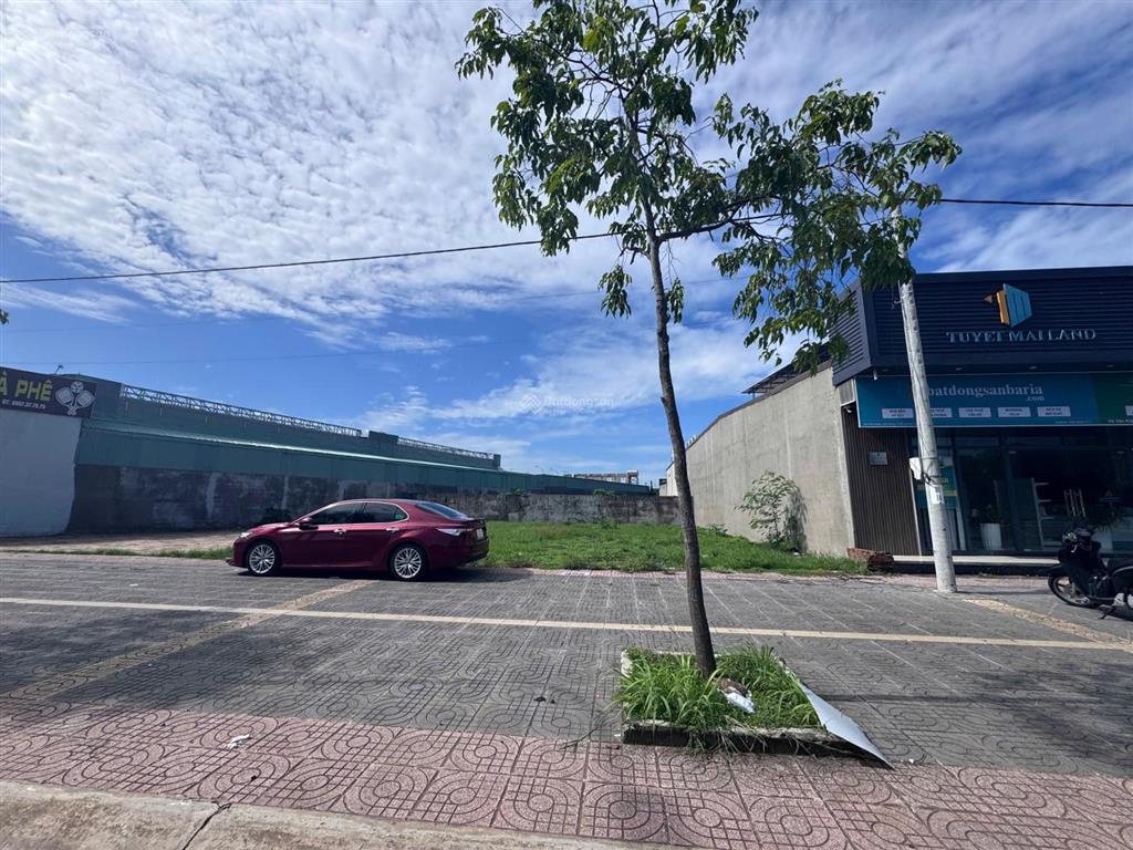 Dt 5x20,8m giá 4tỷ490 triệu, đường lớn võ văn kiệt, thành phố bà rịa cần bán gấp giá tốt