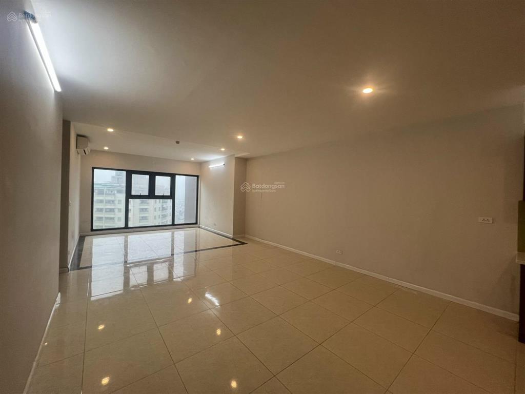 Bán gấp chcc hpc landmark 105, giá 7.25 tỷ. diện tích 135m2, 4pn, 3wc. pháp lý đầy đủ