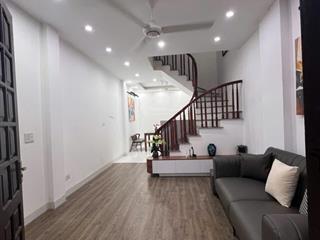 Bán nhà riêng lô góc 4 tầng 1 tum 4 ngủ 3 vệ sinh ô tô đỗ cửa. ngô quyền  hà đông. giá tốt 9.5 tỷ