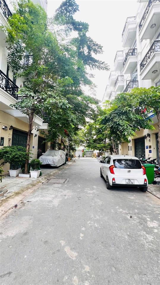 Nhà chính chủ đường hà huy giáp  gần ngã 4 ga quận 12(cũ) chưa qua kd cần bán lại