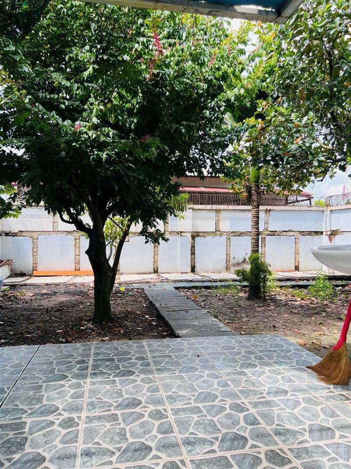 Cần bán biệt thự sân vườn 1/ quốc lộ 1a phường an phú đông quận 12