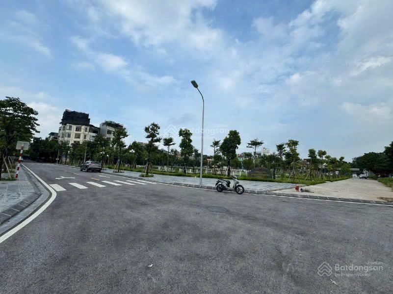 Bán đất khu đấu giá tđc xóm lò, thượng thanh, dt 85m² mt 5 m đỉnh cao mặt đường 40m đang thi công