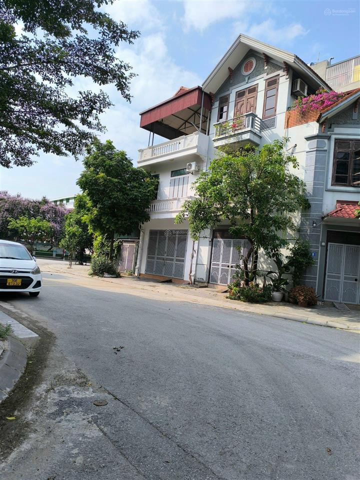 Bán nhà tđc xóm lò, vị trí đẹp view công viên, dt 50 m, mt 4 m, đường 5 ô tô tránh