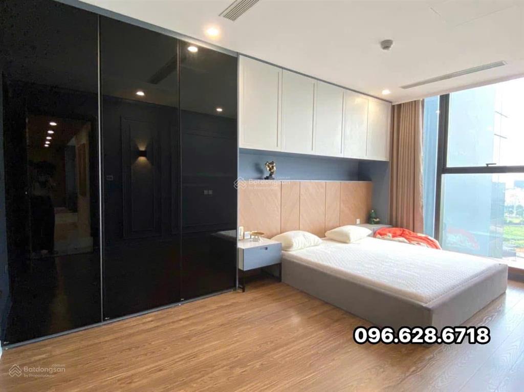 Cần bán căn 3pn/104m2 sunshine city như ảnh, view cầu nhật tân  11.7 tỷ, có sổ.  0966 286 ***