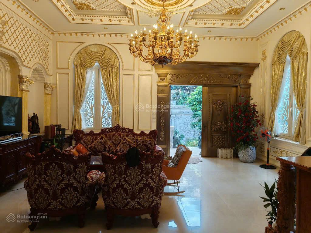 Giảm mạnh 10 tỷ bán biệt thự compound đường cmt8, phường 7, tân bình, 11x34m, hầm, 5 lầu hồ bơi