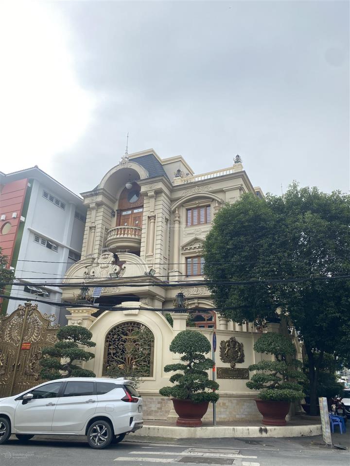 Giảm mạnh 10 tỷ bán biệt thự compound đường cmt8, phường 7, tân bình, 11x34m, hầm, 5 lầu hồ bơi