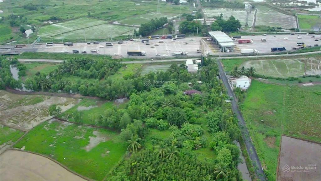 4827m2 có 300m2 thổ cư, mt đường kênh a, thị trấn tân túc, bình chánh