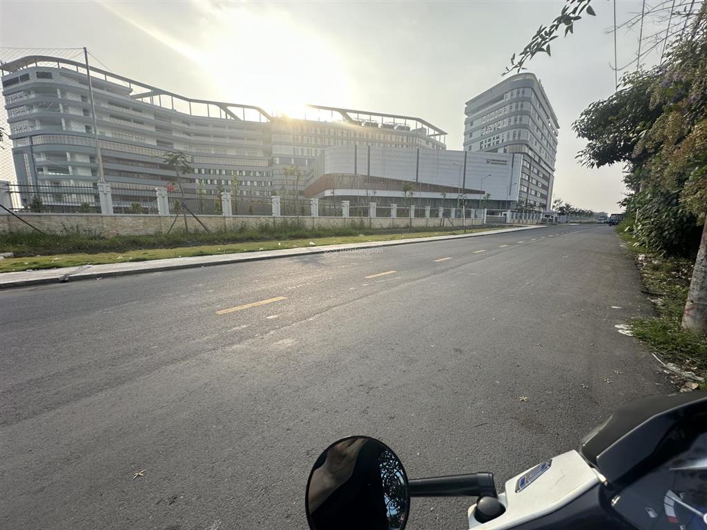 Đất thổ 95m2 (6,5x14m) sát đại học phạm ngọc thạch xã tân kiên , bình chánh