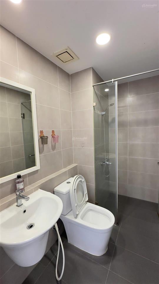 Chính chủ cần bán nhanh ch 3pn 2wc  đầy đủ nội thất  sổ hồng  có hỗ trợ vay