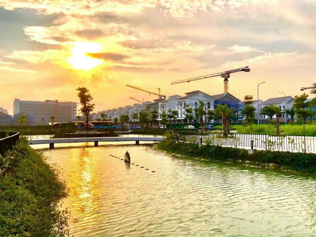 Bán sh2 shophouse 2 mặt tiền tại centa riverside vsip từ sơn, bắc ninh. chỉ hơn 7 tỷ