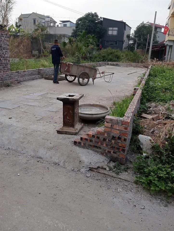 Mặt tiền 5m đất đẹp,ngõ 126 đường vân trì,ngõ thông.có quy hoạch đường trước nhà 10m siêu tiềm năng