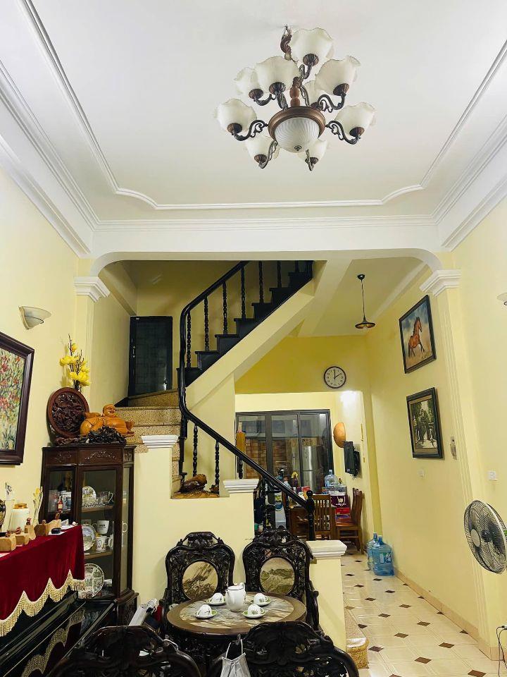 Bán nhà phố Cầu Giâý- 2 thoáng, Sân vườn, Gara ô tô, Gần phố Ở sướng. Dt 81m2 - 23.6 tỷ