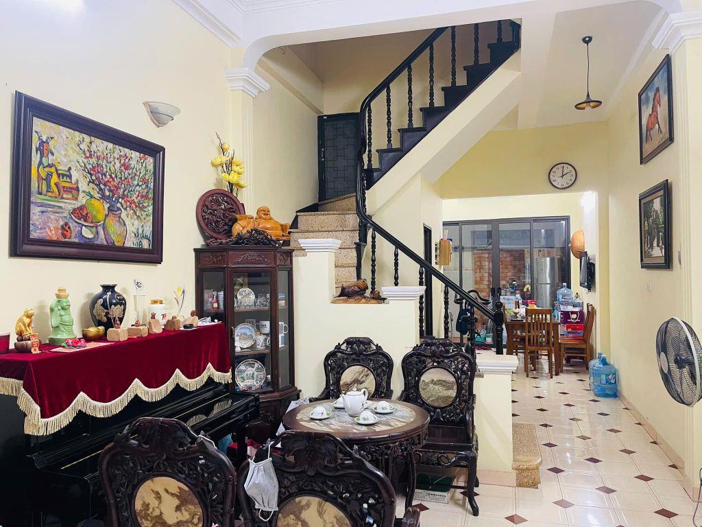 Bán nhà phố Cầu Giâý- 2 thoáng, Sân vườn, Gara ô tô, Gần phố Ở sướng. Dt 81m2 - 23.6 tỷ