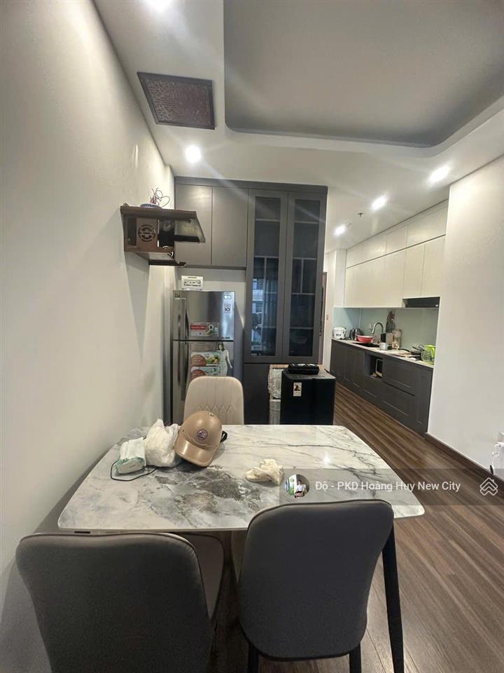 Cho thuê căn 2 phòng ngủ 1 vệ sinh tòa a lotus full nội thất có 8,5 triệu/ tháng  0528 758 ***