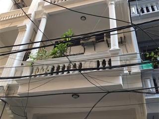 Phân lô trần quốc hoàn 60m2x5t. ô tô tránh. vìa hè. mặt tiền 4.1m. giá nhỉnh 18 tỷ