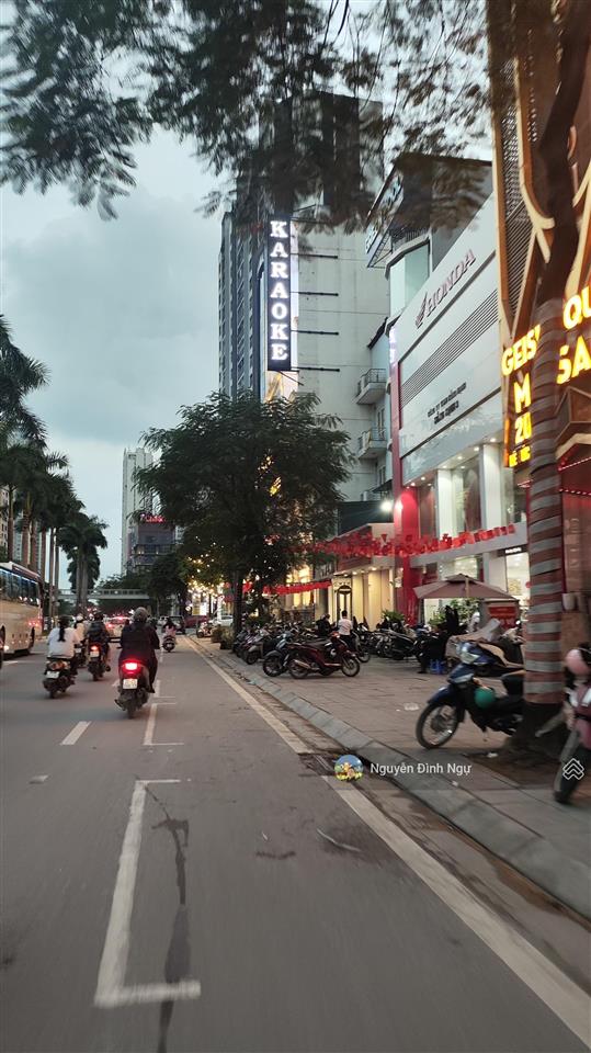 Lê đức thọ. lô góc độc bản. cực kì hiếm 150m2 x10t. dòng tiền 300 triệu /tháng. giá 135 tỷ tl