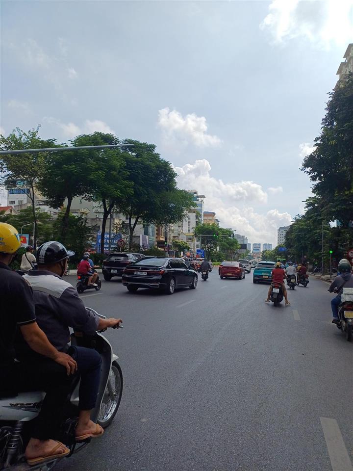 Sốc ! đại cồ việt hai thoáng , 160 m2 đất vàng , giá chỉ 47 tỷ tặng nhà 4 tầng ! mặt tiền khủng