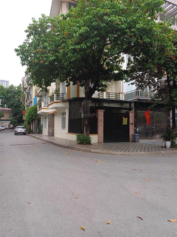 Lô góc giá đầu tư ở sướng , hai mặt ô tô xếp hàng chục chiếc , 152m , mt 6m , 37 tỷ
