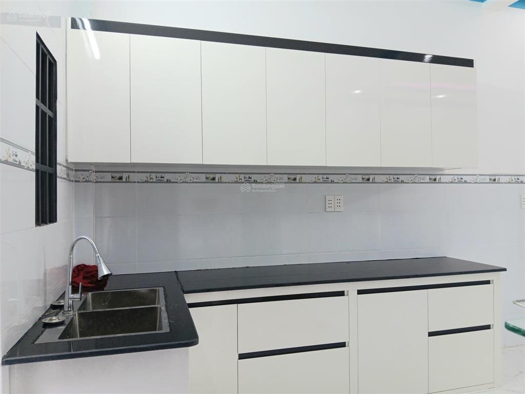 Bán nhà mặt tiền đường lớn vị trí đẹp tiện kinh doanh buôn bán đủ ngành nghề