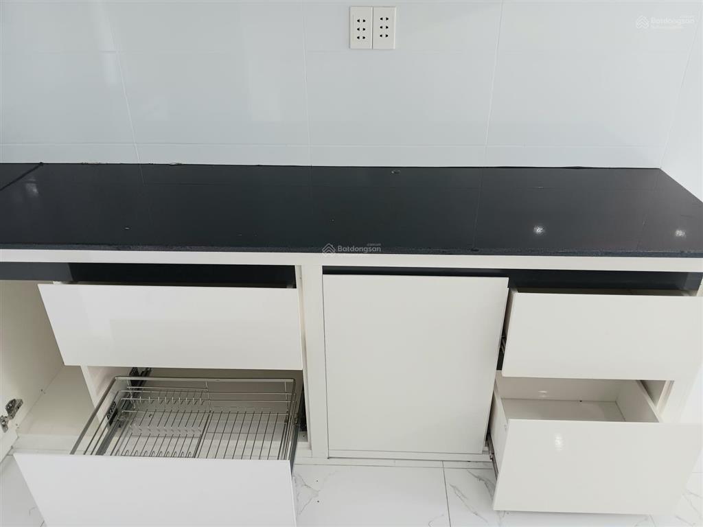 Bán nhà mặt tiền đường lớn vị trí đẹp tiện kinh doanh buôn bán đủ ngành nghề