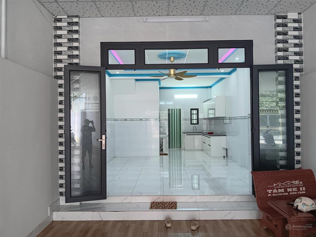 Bán nhà mặt tiền đường lớn vị trí đẹp tiện kinh doanh buôn bán đủ ngành nghề