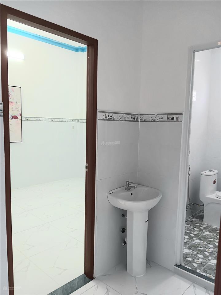 Bán nhà mặt tiền đường lớn vị trí đẹp tiện kinh doanh buôn bán đủ ngành nghề