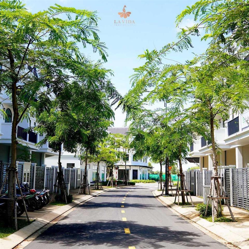 Cần bán liên kế 5x17m (dtxd 5x13m) tây bắc , có sổ hồng 7,480 tỷ