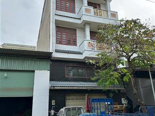 Chính chủ định cư bán gấp nhà mặt phố 6x20 trệt lửng 4 lầu ngay chợ đầu mối thủ đức giá 10 tỷ