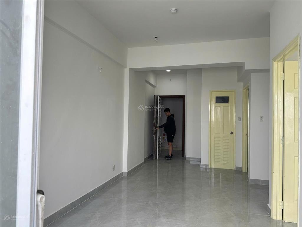 Bán nhà sổ hồng riêng đủ 5 năm hqc plaza căn 55m2 giá 1.350 tỷ bank giải ngân 1 tỷ 0909 146 ***