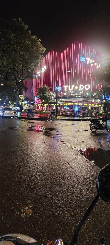 Bán đất mặt đường quang kinh doanh tốt dt 122m2 giá bán 40 tỷ đồng. xin  lộc  0962 658 ***