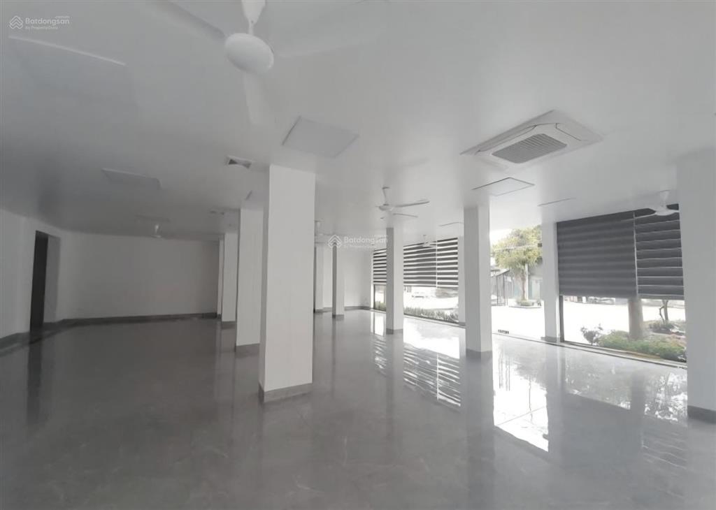 Cho thuê biệt thự bắc linh đàm. diện tích đất 216m², sàn xây dựng 410m², 04 tầng, mặt tiền 15m.