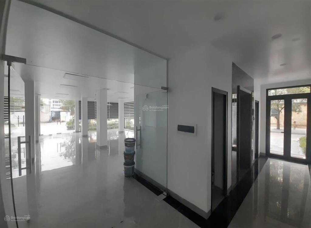 Cho thuê biệt thự bắc linh đàm. diện tích đất 216m², sàn xây dựng 410m², 04 tầng, mặt tiền 15m.