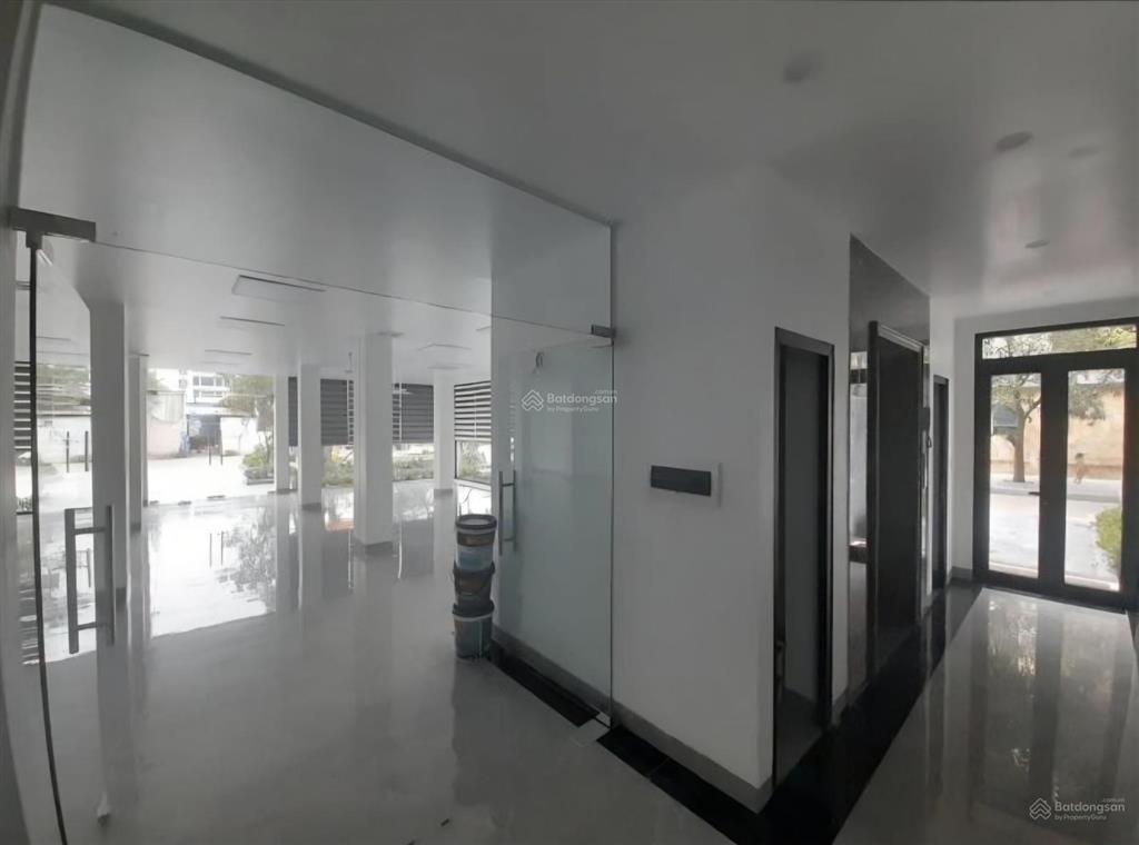 Cho thuê biệt thự bắc linh đàm. diện tích đất 216m², sàn xây dựng 410m², 04 tầng, mặt tiền 15m.