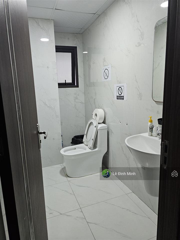 Tòa nhà nổi bật khu 214 nguyễn xiển. lô góc đắc địa. diện tích 180 m2, 08 tầng, thang máy, pccc đủ