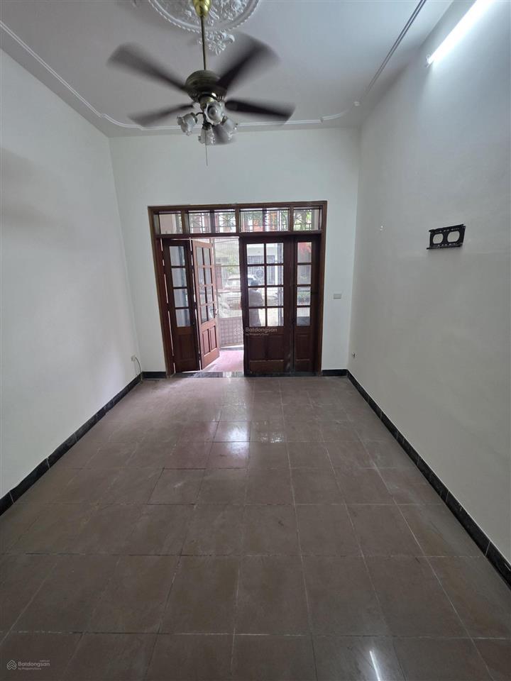 Bán gấp căn nhà diện tích 54m2, thiết kế 04 và tum