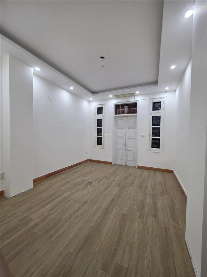 Bán gấp căn nhà diện tích 54m2, thiết kế 04 và tum