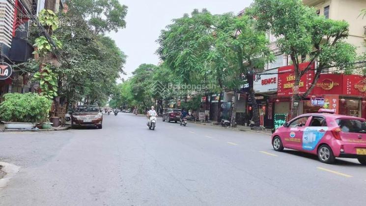 Cho thuê mặt bằng kinh doanh đẹp sầm uất nhất phố. diện tích 200m2, mặt tiền 15m, vỉa hè rộng