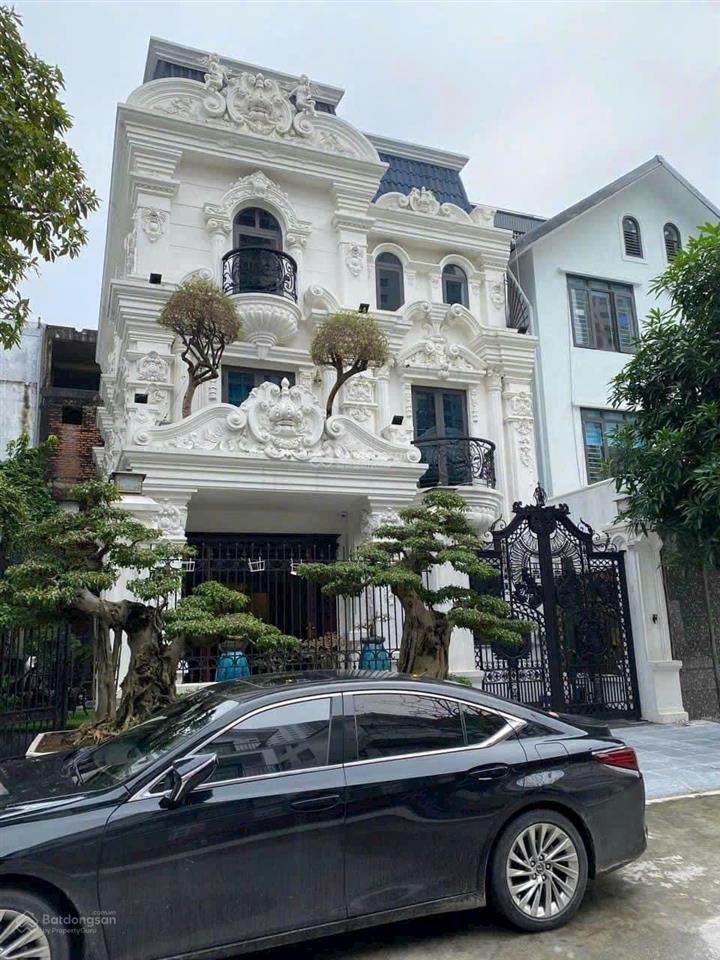 Cho thuê căn biệt thự cực vip trong khu đô thị. diện tích 500m2, 04 tầng, nội thất đầy đủ xịn xò