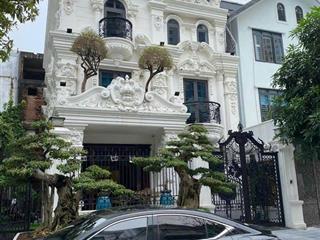 Cho thuê căn biệt thự cực vip trong khu đô thị. diện tích 500m2, 04 tầng, nội thất đầy đủ xịn xò