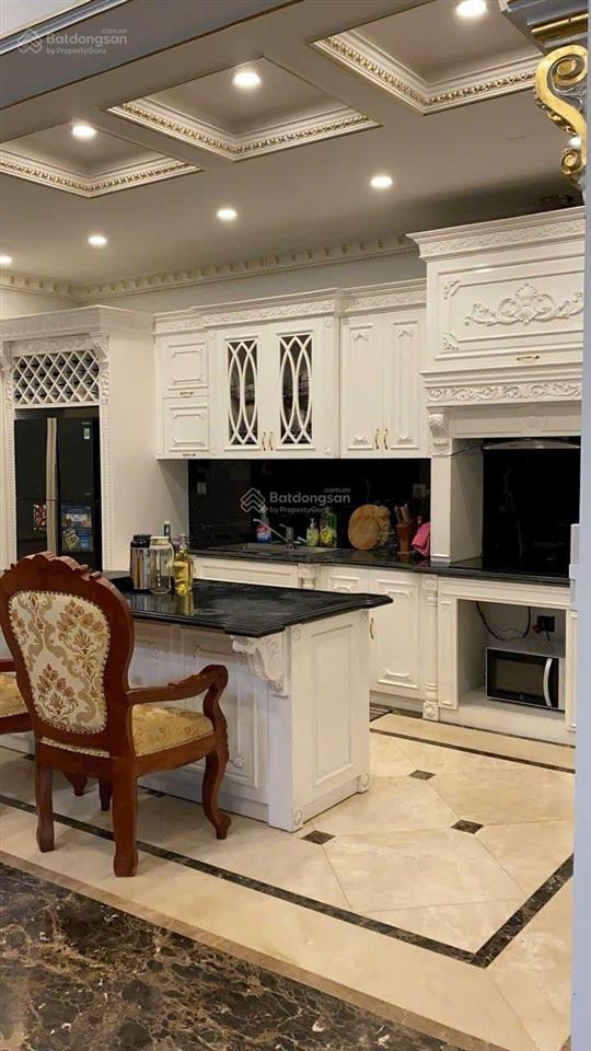 Cho thuê căn biệt thự cực vip trong khu đô thị. diện tích 500m2, 04 tầng, nội thất đầy đủ xịn xò