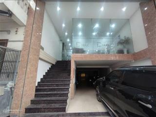 Tòa nhà sd 700m² thiết kế 07 tầng 1 tum, thang máy, điều hòa,đường trước 30m.phù hợp văn phòng,spa