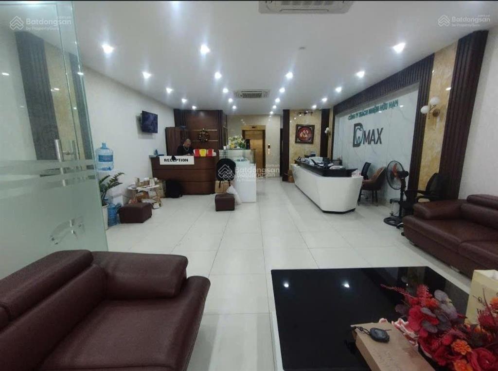 Cho thuê biệt thự kinh doanh. diện tích 260m2, mặt tiền 15m, đủ hệ thống pccc. làm văn phòng hoặc ở