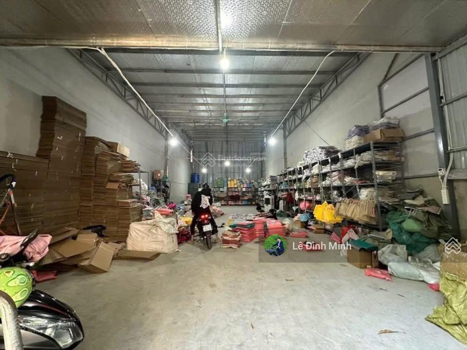 Chuyên cho thuê kho xưởng. dt 1000m2 tiêu chuẩn cao, pccc, xuất vat đầy đủ