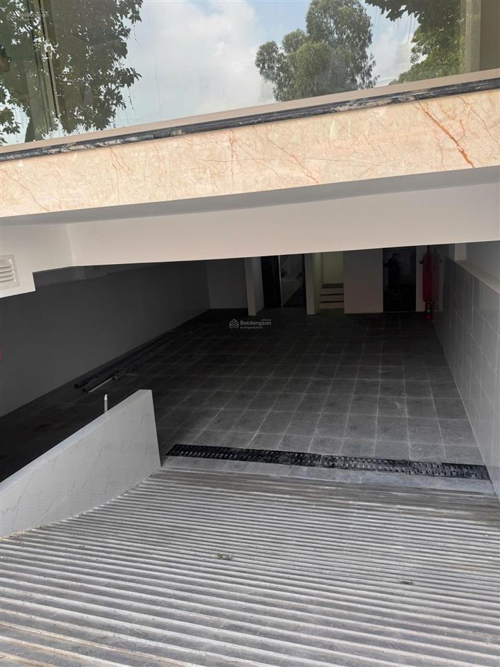 Tòa nhà văn phòng tiêu chuẩn mặt phố lê trọng tấn. nhà 06 tầng, diện tích 182m2/tầng, mặt tiền 6.2m