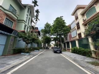 Biệt thự đẳng cấp hàng xóm quan chức tại kđt định công. diện tích 150m2, mặt tiền 10m, 04 tầng.