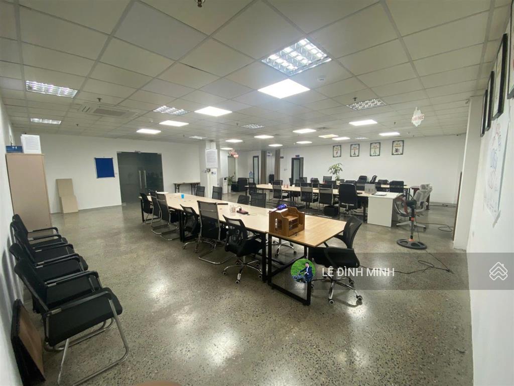 Cho thuê nhà mặt phố tam trinh. diện tích 1800m2, xây dựng 517m2, 08 tầng, mặt tiền 50m