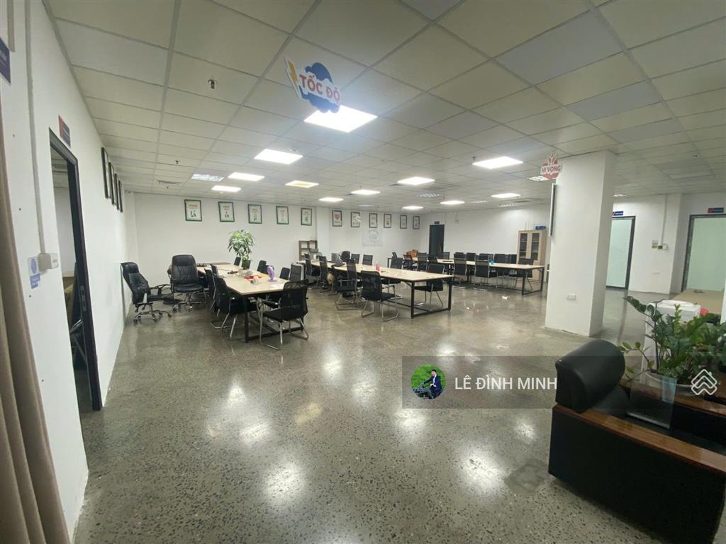 Cho thuê nhà mặt phố tam trinh. diện tích 1800m2, xây dựng 517m2, 08 tầng, mặt tiền 50m